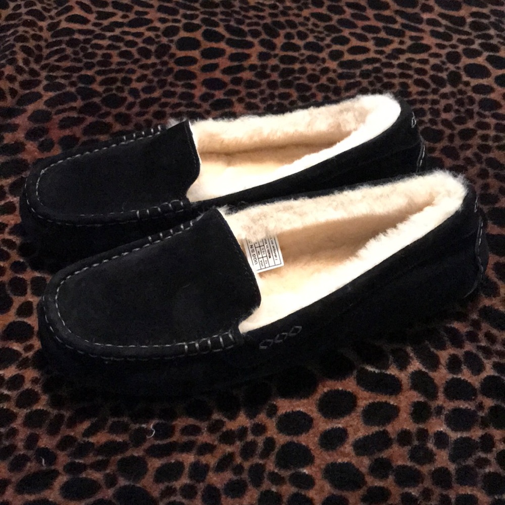 Women’s UGG Ansley Black Slipper